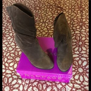 Rampage Trixen Suede Round Toe Cowboy Boots